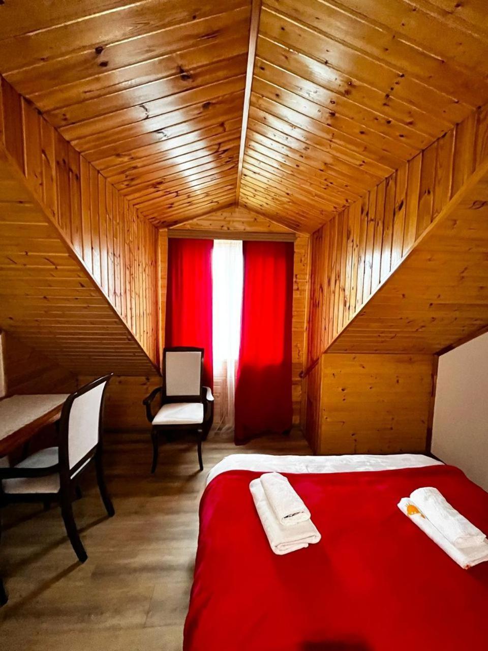 Nino & Irodi'S Guest House Koutaïssi Extérieur photo